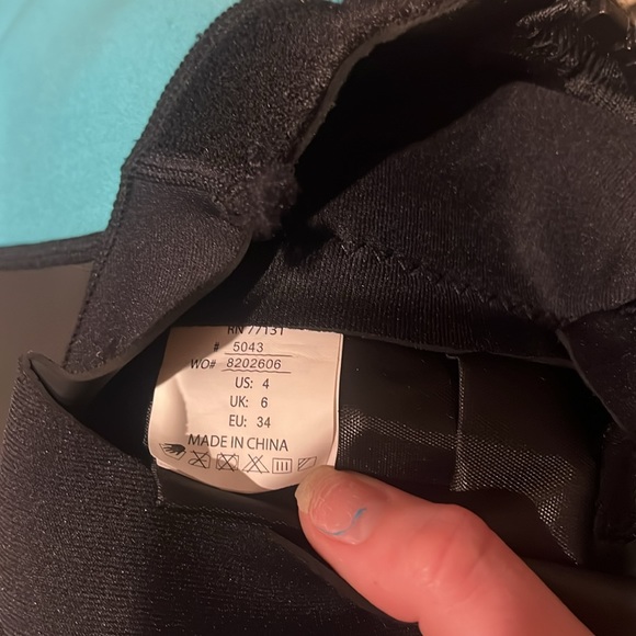 Only Work Once! Old Ripcurl Short Wetsuit size 4 - Picture 5 of 5